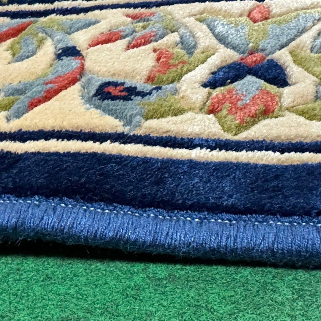 段通　花柄ネイビーラグ・カーペット絹　シルク100%