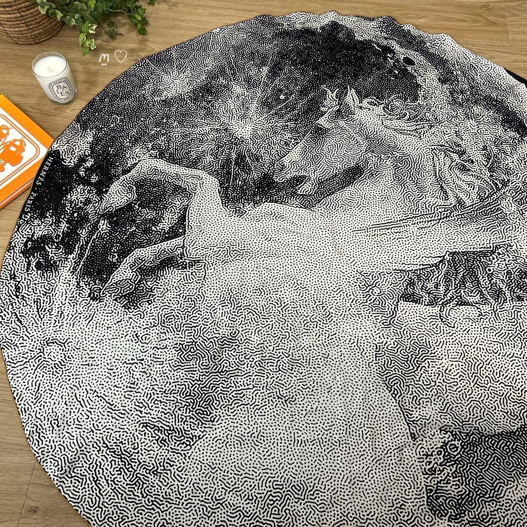 HERMESエルメス　円形シルクスカーフ　クレールドゥリュンヌ　月光　ペガサス