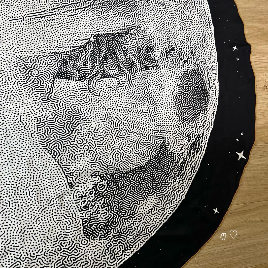 HERMESエルメス　円形シルクスカーフ　クレールドゥリュンヌ　月光　ペガサス