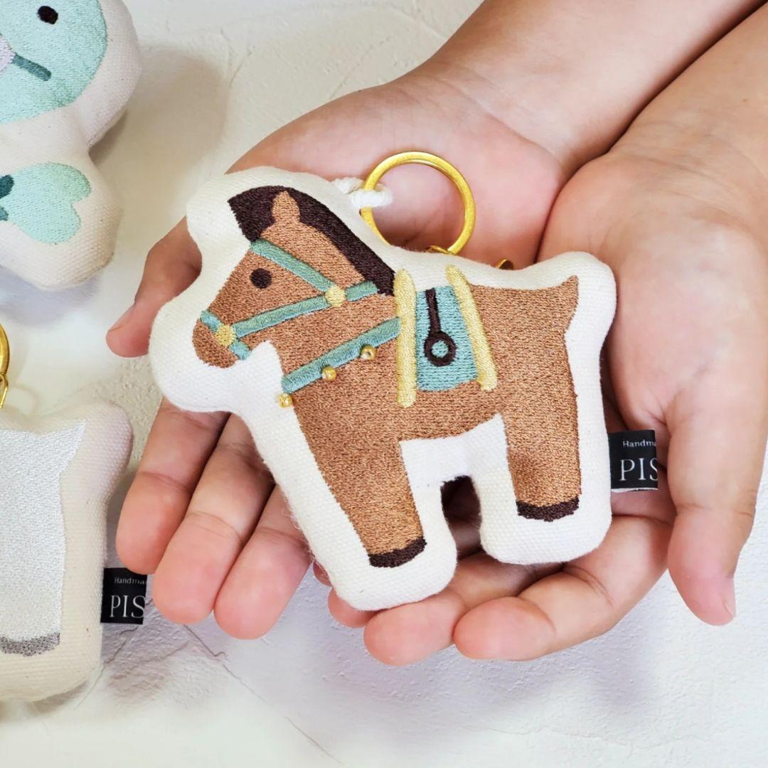 ポニワ イオナ バッグチャーム