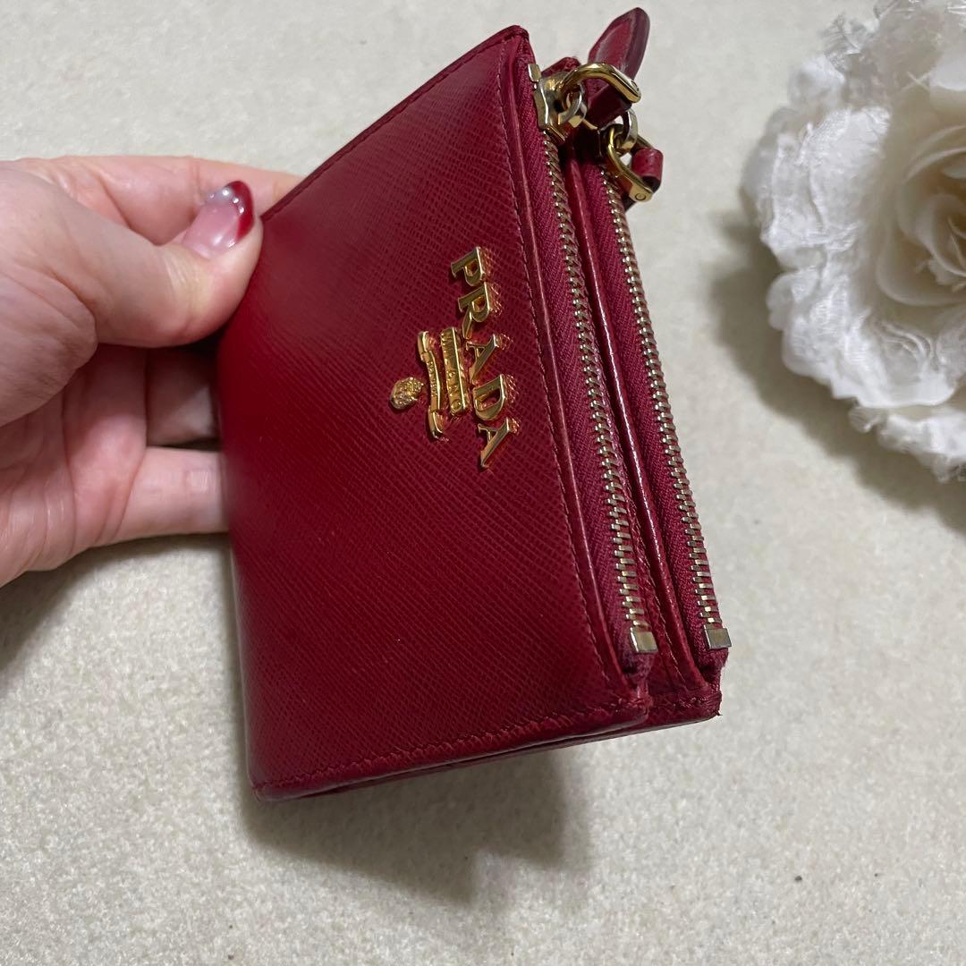 PRADA二つ折り財布♡サファイアーノ