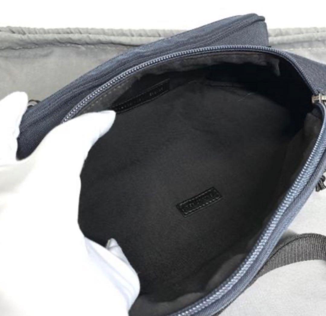 BALENCIAGA バレンシアガ　ボディーバッグ