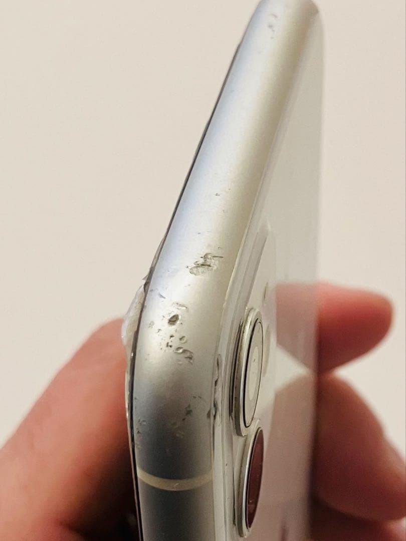 Apple iPhone 11 128GB ホワイト［画面割れ］