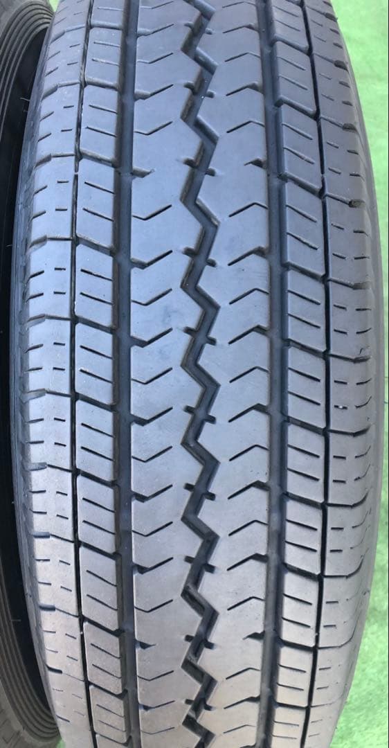 195/80 R15 TOYO V-02e ラジアルタイヤ　2024年