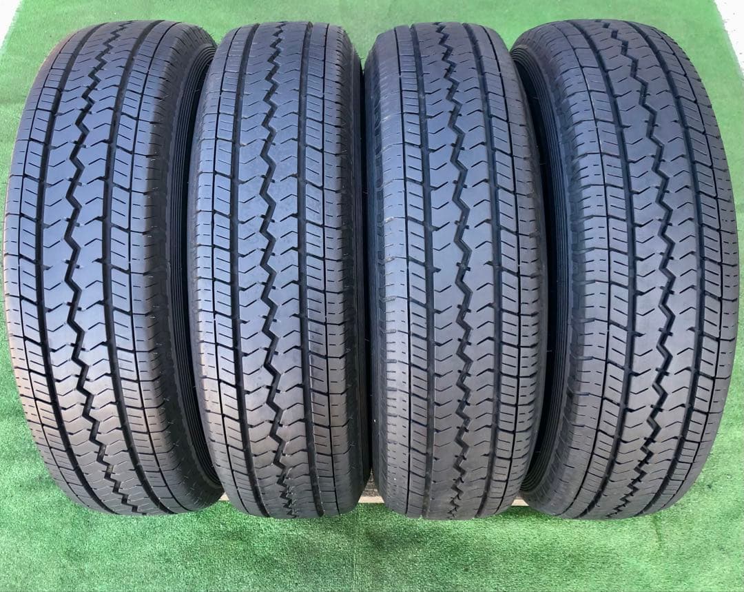 195/80 R15 TOYO V-02e ラジアルタイヤ　2024年