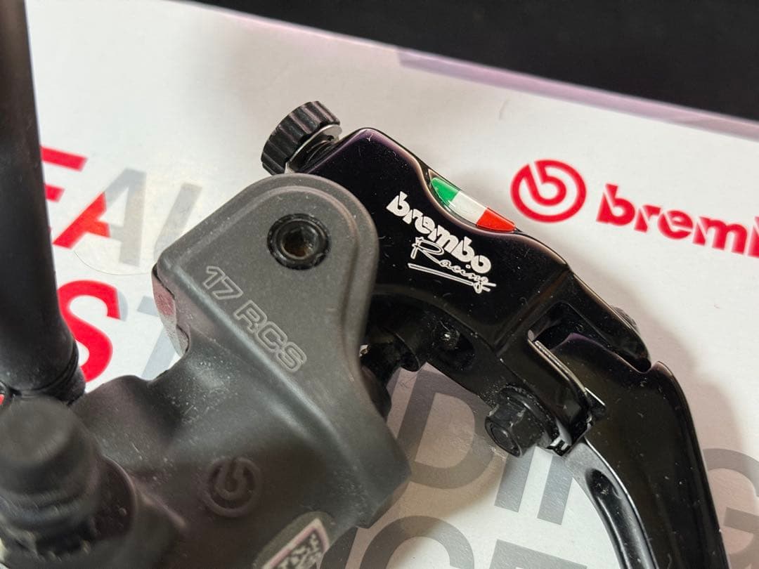 ブレンボbrembo ラジアルマスターシリンダー　17RCS
