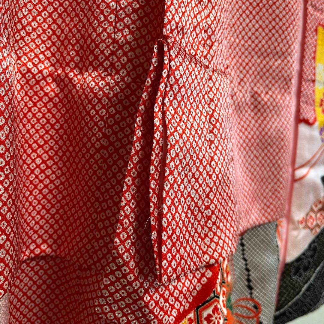 七五三　7歳着物セット　四つ身　祝い着　鈴蘭　絞り柄　赤ピンク黒＋緑