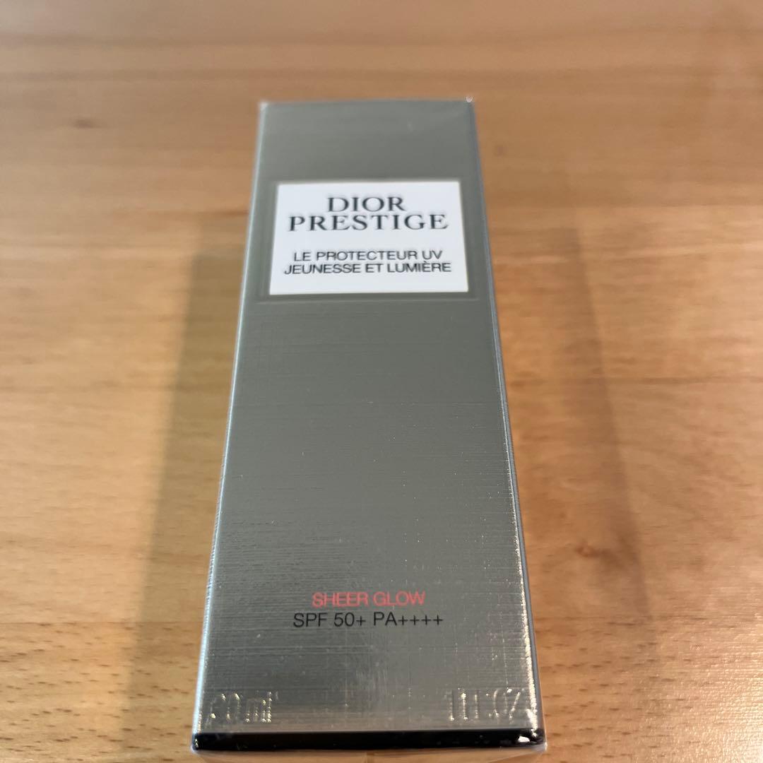 ディオール プレステージ ホワイト ル プロテクターUVルミエール シアーグロー