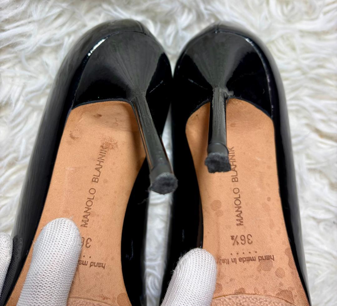 マノロ・ブラニク ポインテッドトゥ パンプス エナメル 黒 23.5㎝