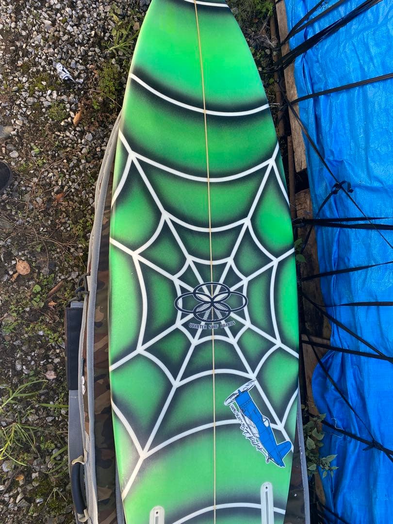 クウォーターショートボード ホワイト・グリーンケース付