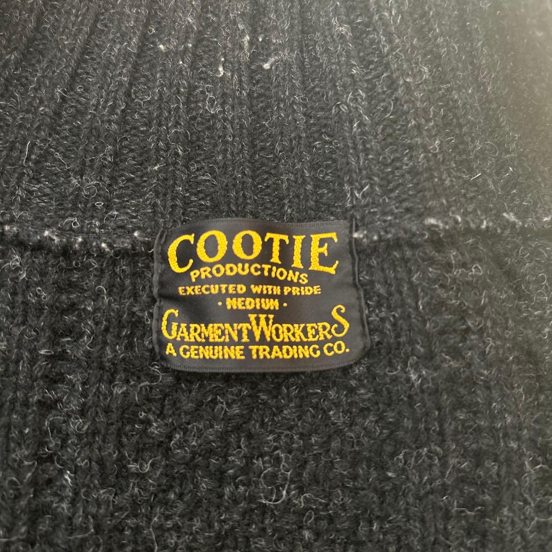 ブラックケーブル編みカーディガン