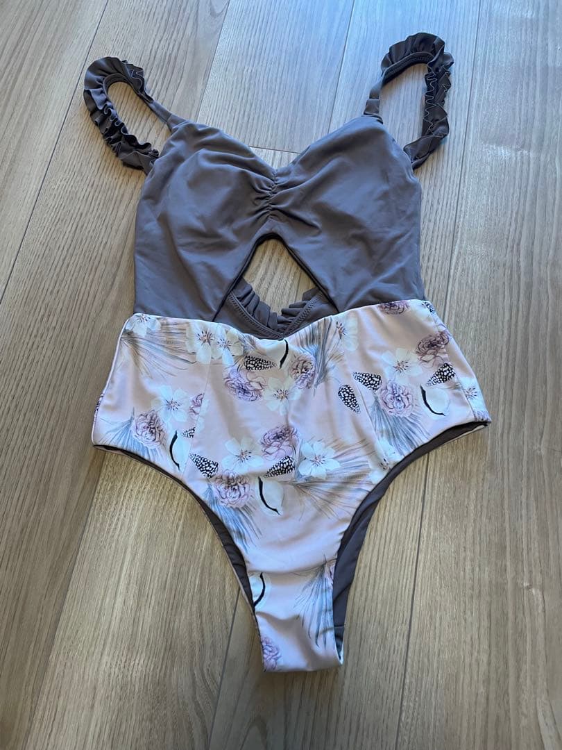 uriさま専用　Alexia Stam ワンピース水着 Mサイズ