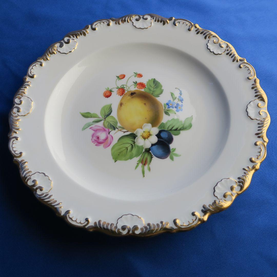 どのアングルから見ても優雅なマイセンのフルーツ皿