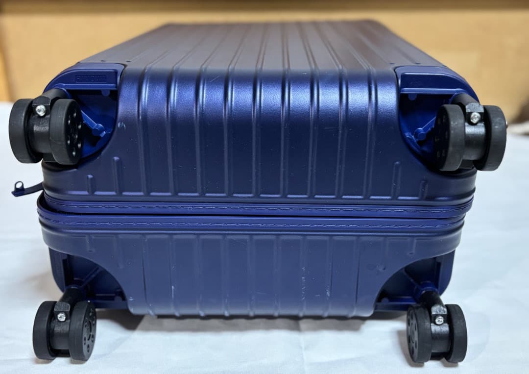 RIMOWA リモワ　エッセンシャル　　36L マットブルー