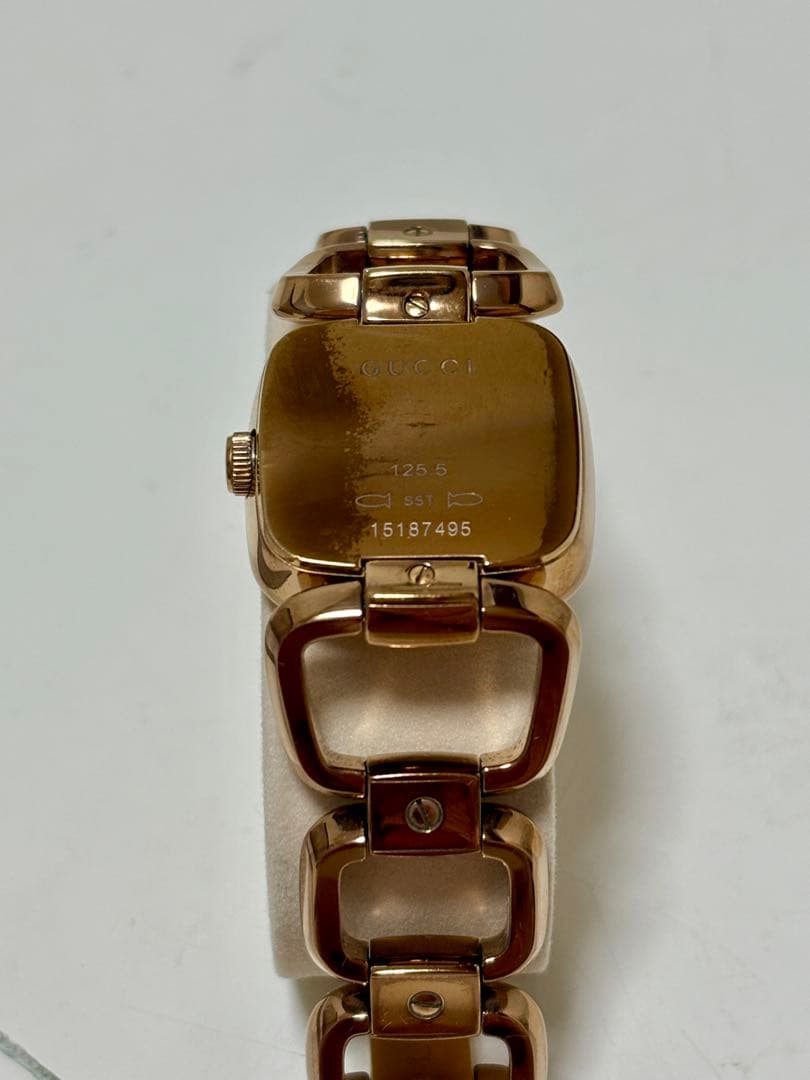 ピンクの猫ページ・GUCCI ゴールド クォーツ腕時計