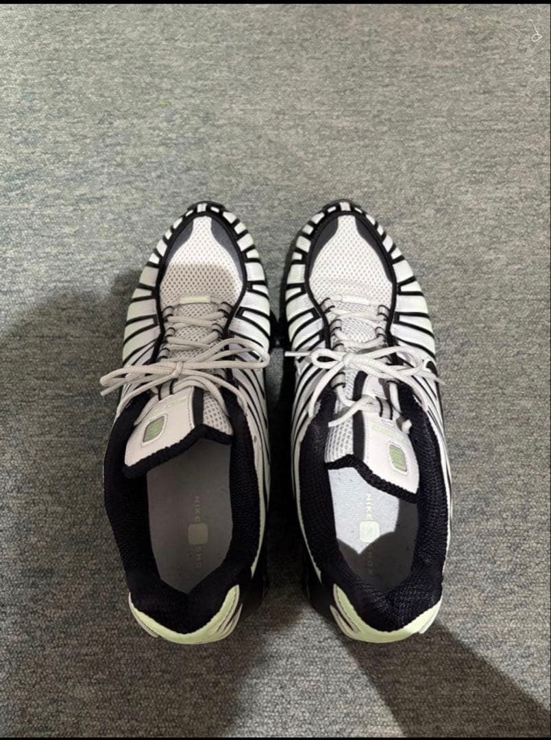 Nike ショックス