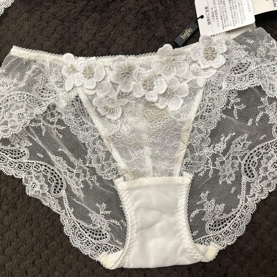 専用です【新品】ワコール トレフル　C70ブラジャー　Mショーツ