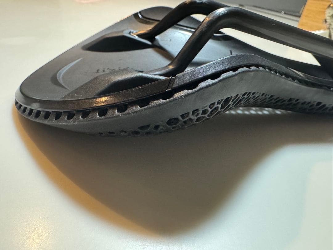 パーツ Fizik TEMPO ALIANTE R1 ADAPTIVE 145mm