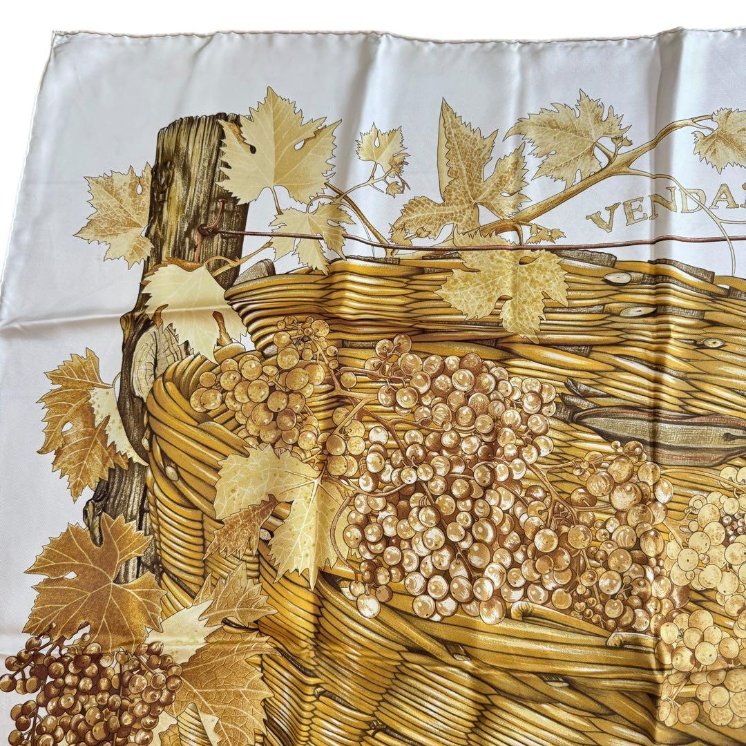 HERMES エルメス カレ90 ブドウの収穫 シルク スカーフ ゴールド