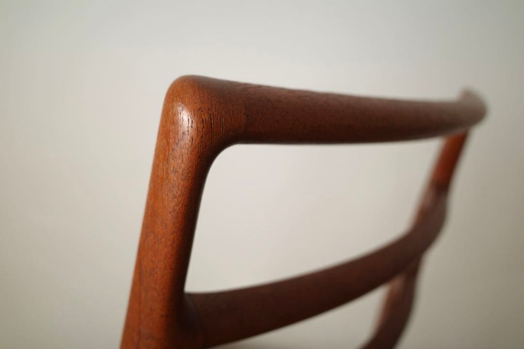 美品【ヴィンテージ モラー82】チーク 座面新品 / yチェア