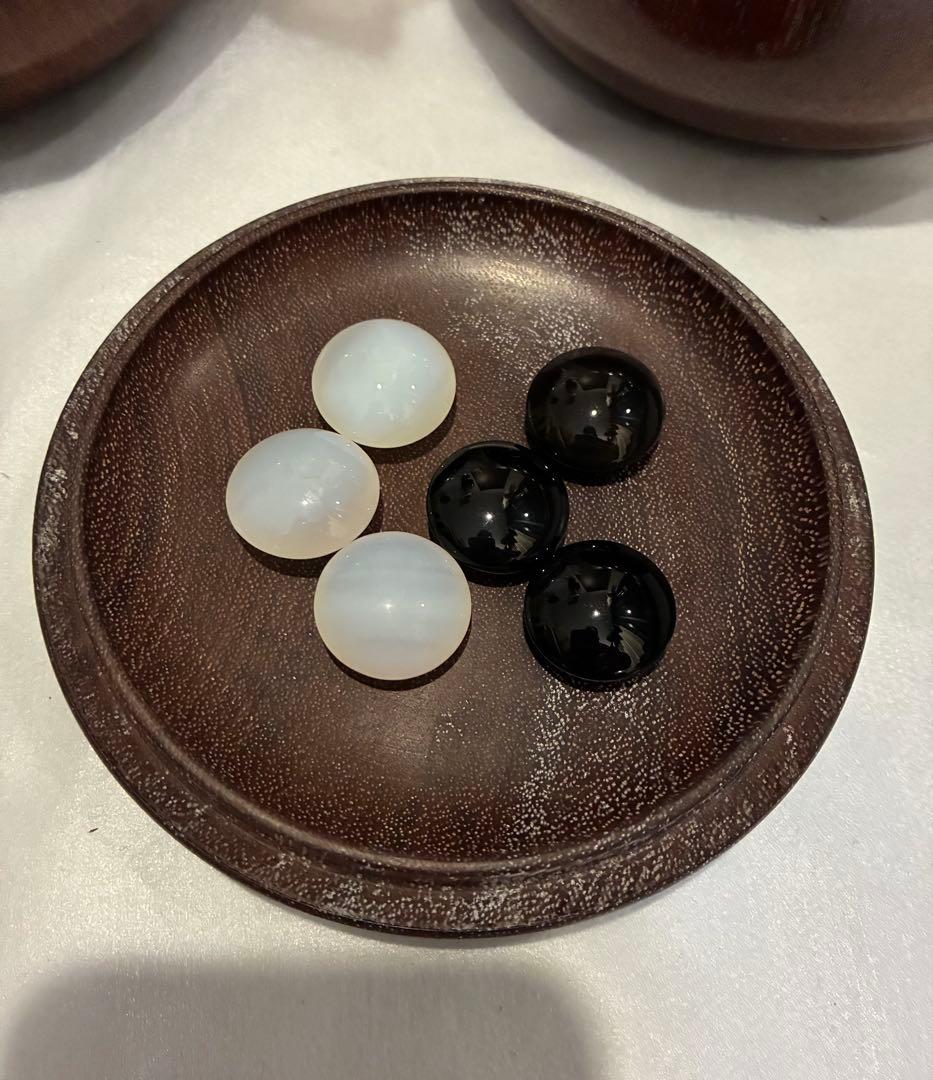 蛤白石 碁石 白181 黒182 10〜11mm 木製碁笥2個 桐箱付き 囲碁