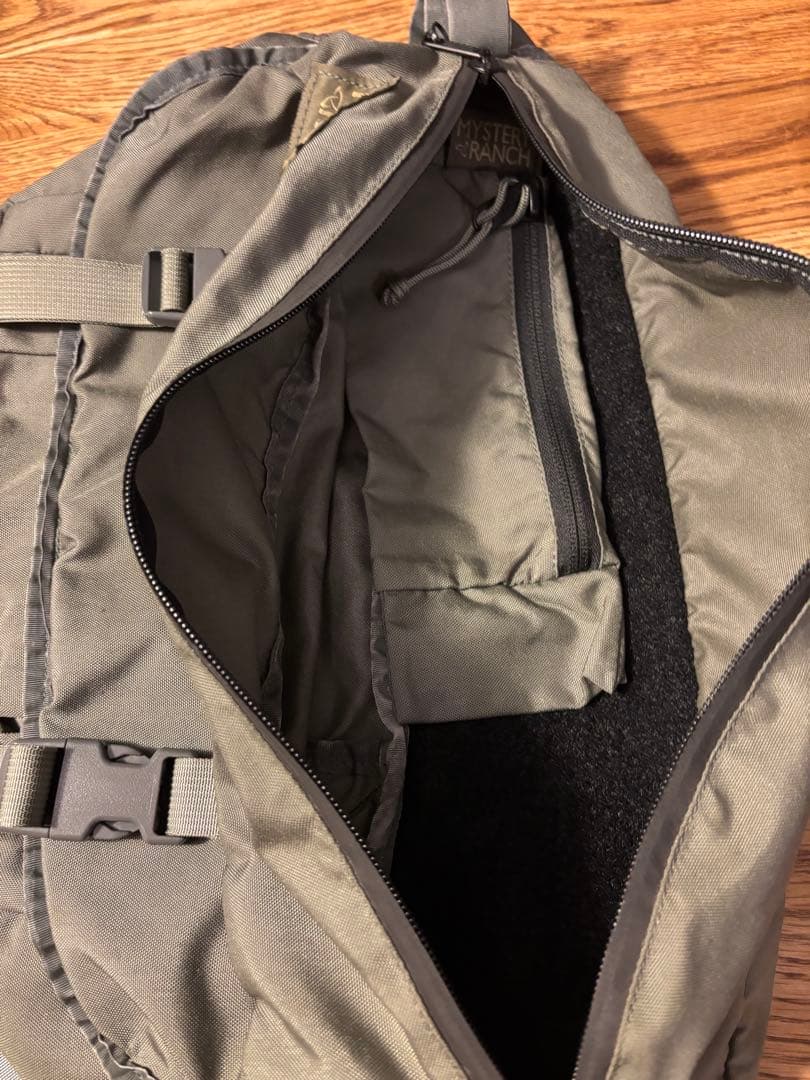 山*郎様 MYSTERY RANCH アメリカ インベーダー メッセンジャーバッ