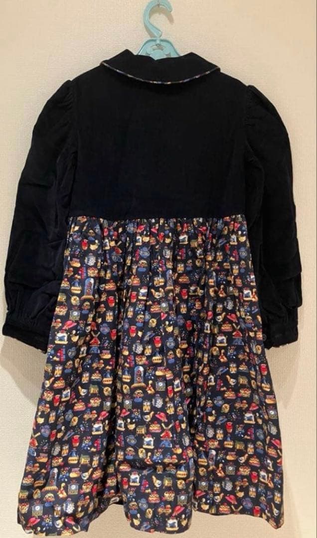 ⭐️さつき⭐️美品⭐️ ファミリア　スペイン製ワンピース　長袖　120cm