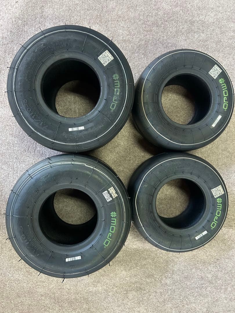 新品未使用　mojoD1タイヤ1セット