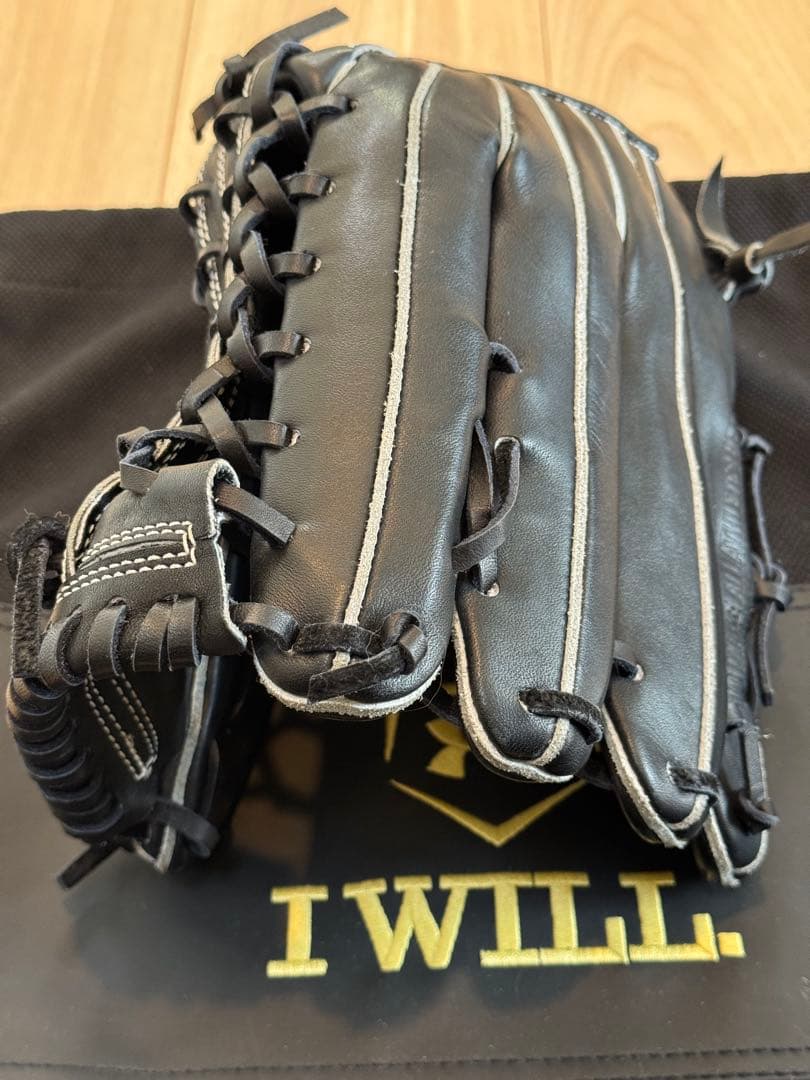 【美品】アンダーアーマー　野球硬式グラブ　外野手用　黒　(1300671）