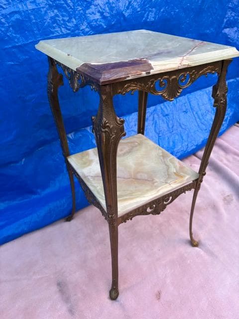 Italy イタリア製・サイドテーブル・猫脚