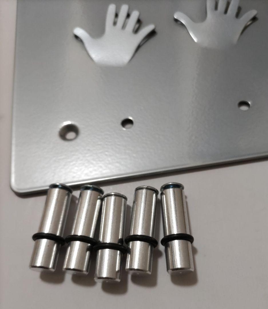 金属製手形デザインプレート