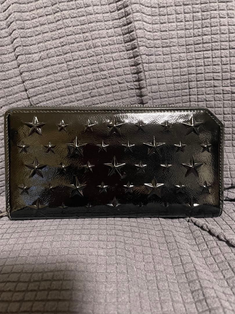 としJIMMY CHOO ブラック 星型スタッズ 長財布