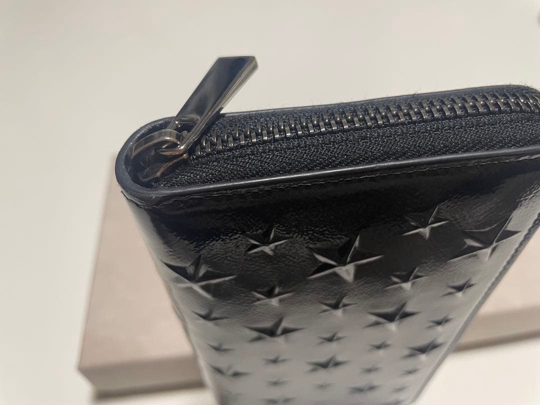 としJIMMY CHOO ブラック 星型スタッズ 長財布