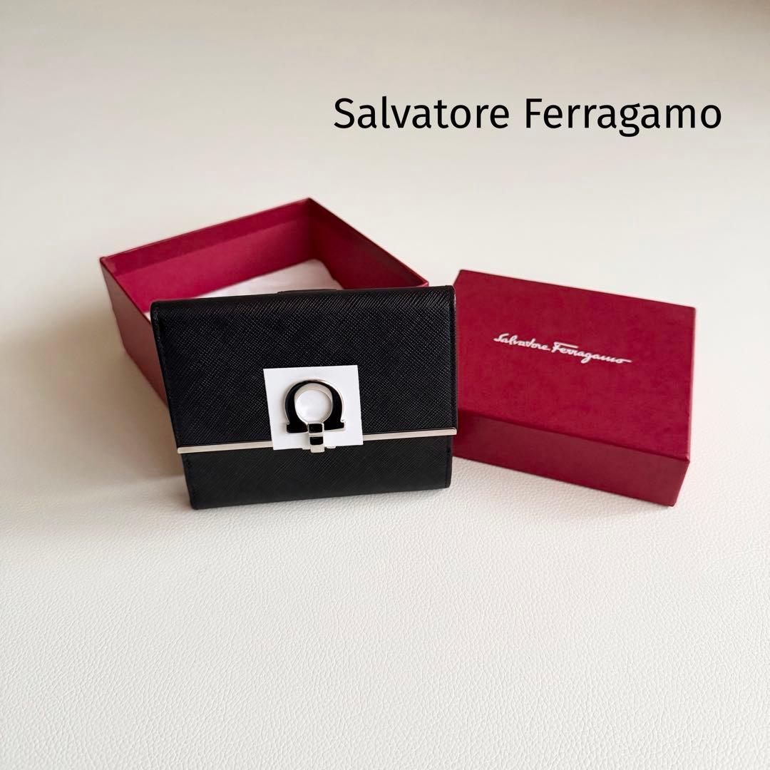 新品未使用【サルヴァトーレフェラガモ】ガンチーニ 二つ折り財布 レザー 黒 箱