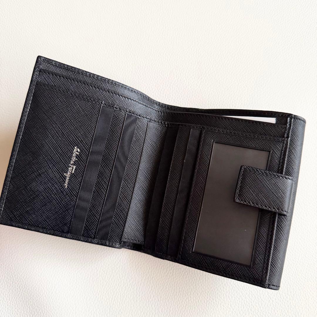 新品未使用【サルヴァトーレフェラガモ】ガンチーニ 二つ折り財布 レザー 黒 箱