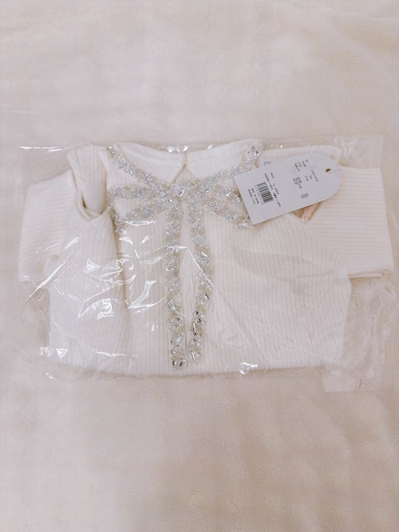 新品未使用！ダーリッチ リボンビジューアメスリニットトップス アイボリー