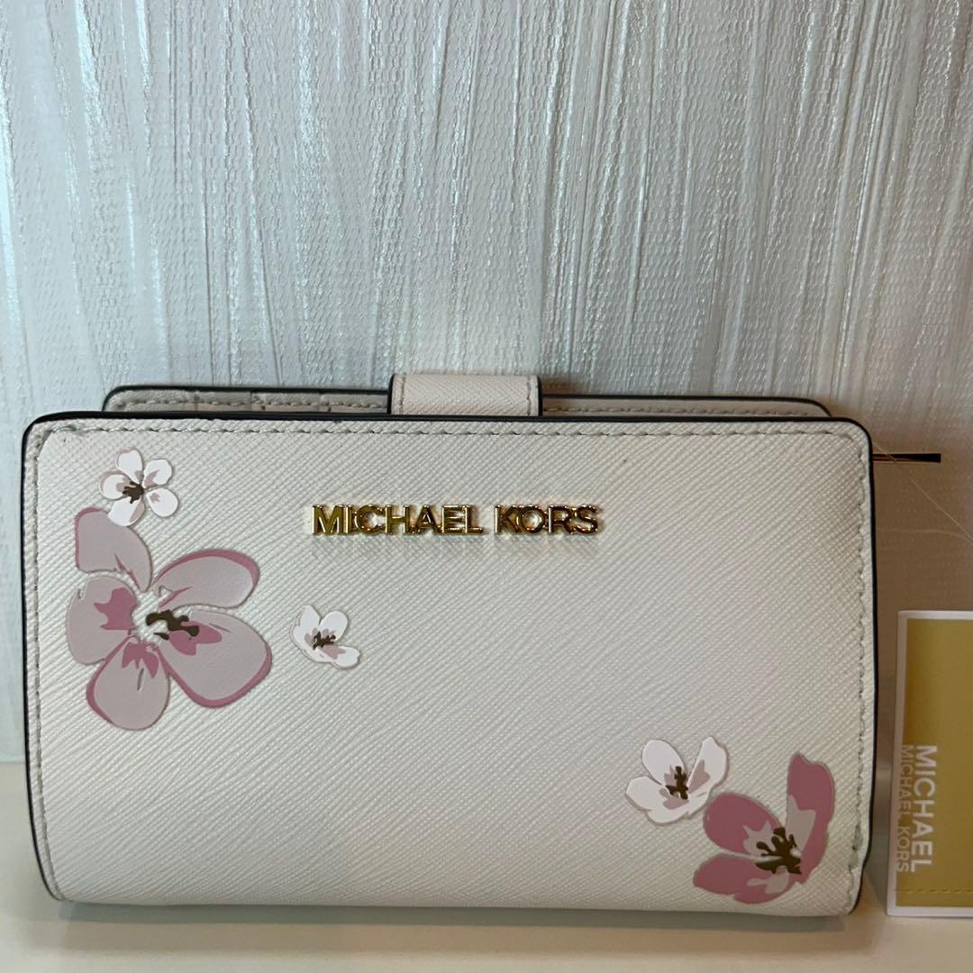 正月限定値下げ✳︎ 新品未使用　MICHAELKORS 花柄 二つ折り財布