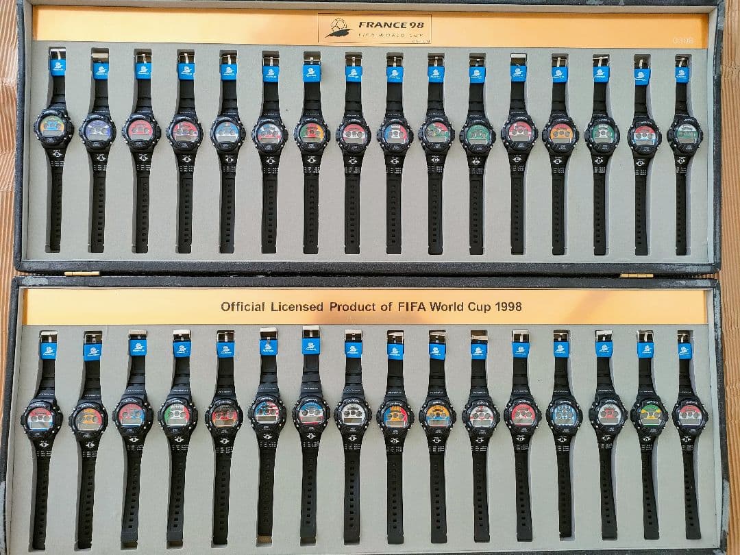 FIFA W杯 フランス1998 (限定品)オフィシャル腕時計セット（32本）