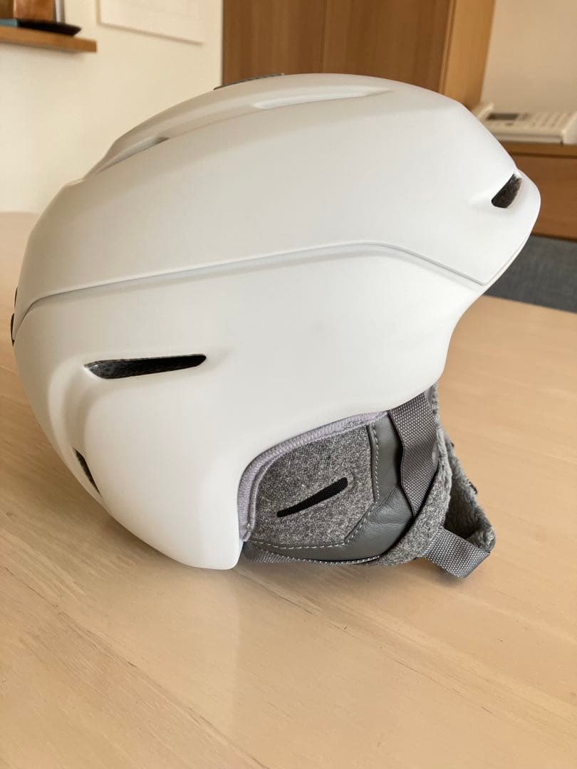 ジロ スキーヘルメットAVERA AF アジアンフィット 白 レディースS