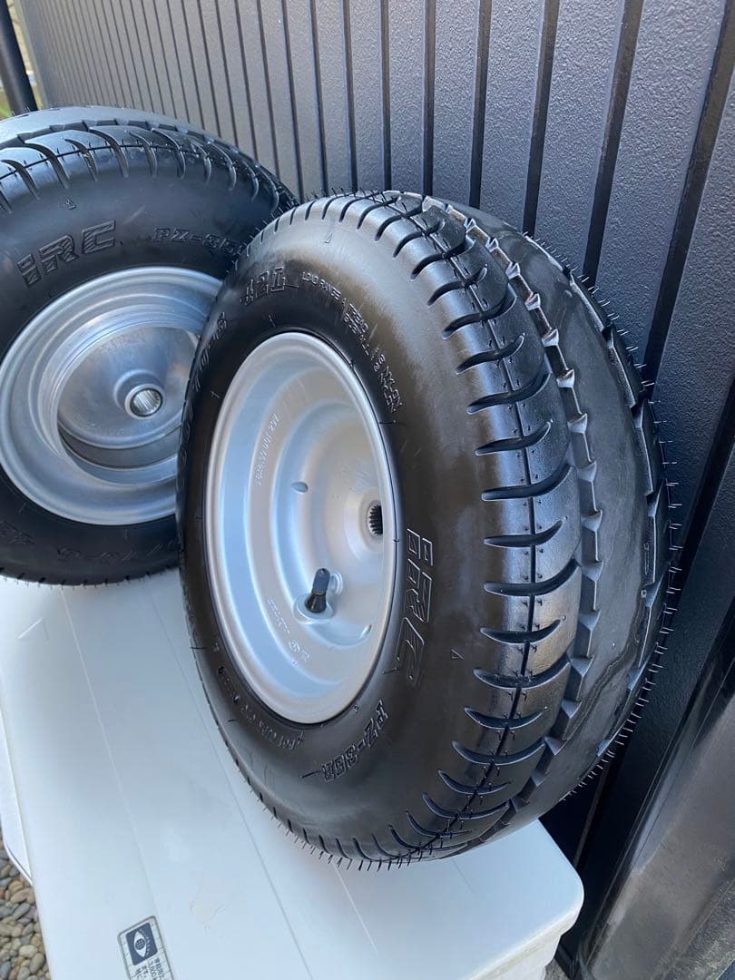 ジャイロキャノピー純正タイヤ、ホイール