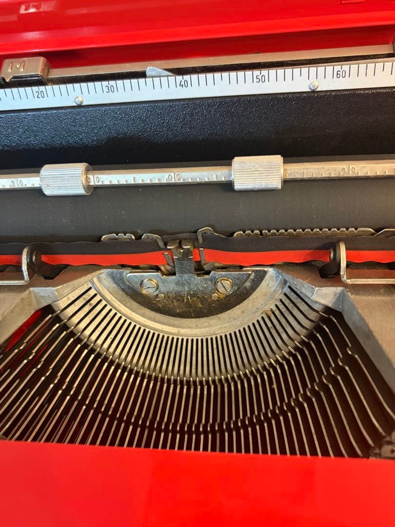 Olivetti Valentine オリベッティ タイプライター 赤バケツ