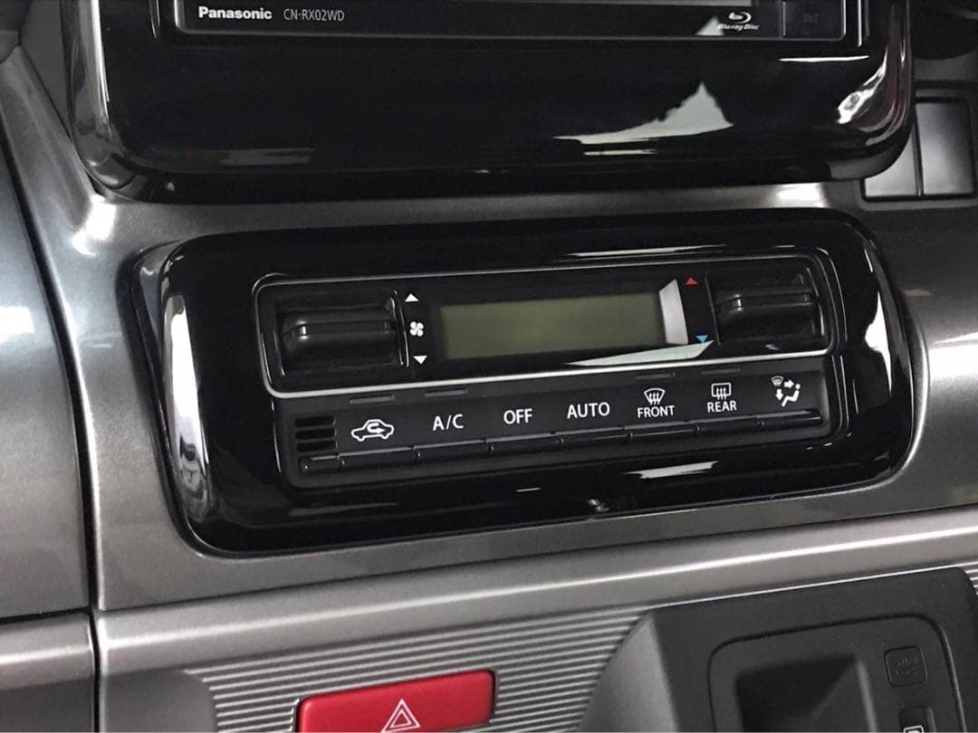 スペーシア　インテリアパネル　４点セット　ピアノブラック　スペーシアギア