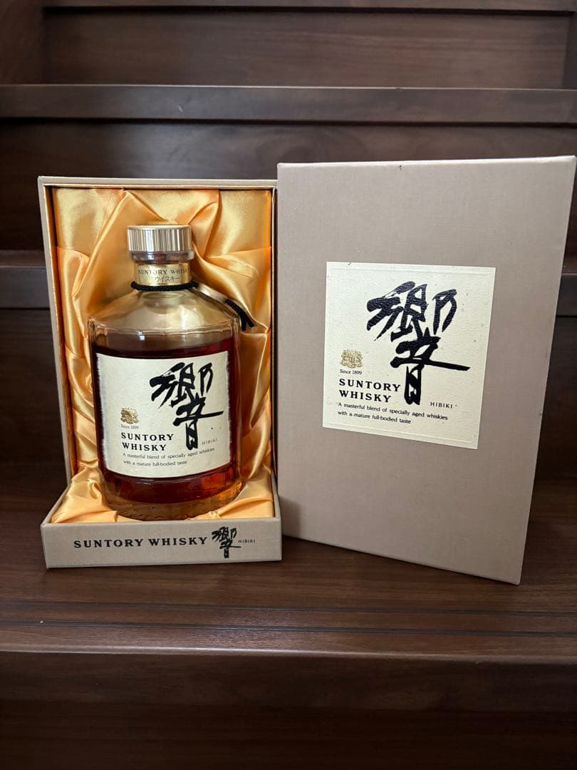 SUNTORY HIBIKI 響　ウイスキー