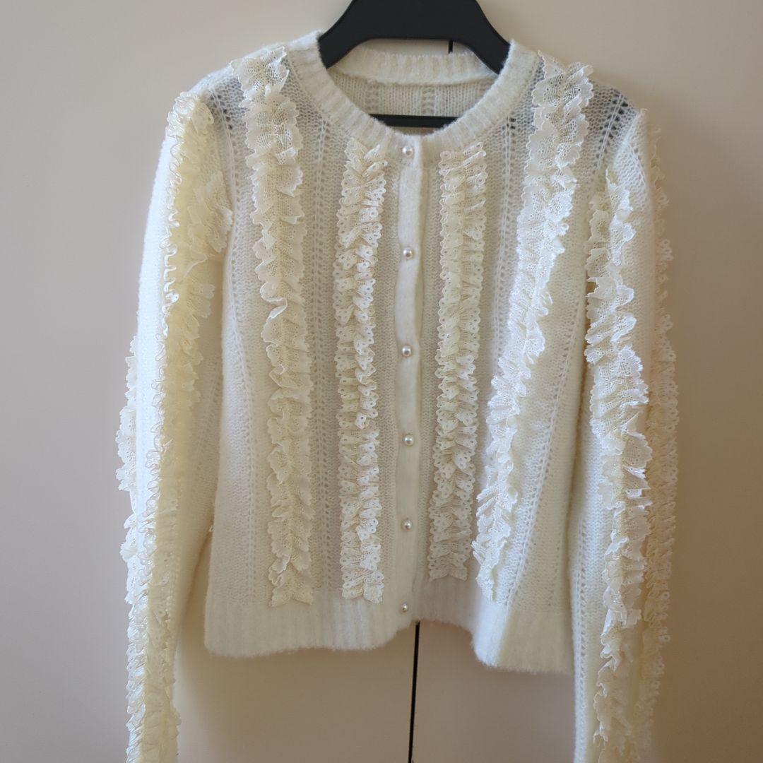 極美品　アルアバイルのルルウィルビーのフリル　パールボタンのガーディガンニット♥