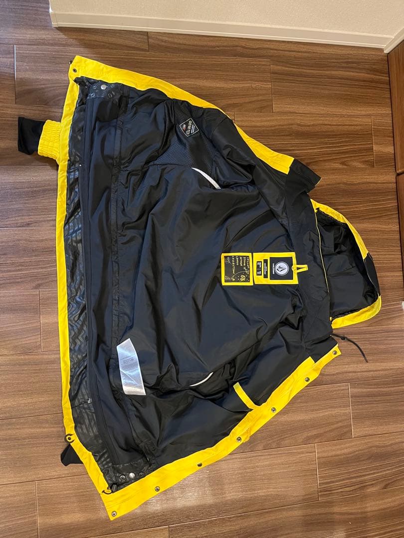 未使用 VOLCOM ボルコム メンズ イエロー　ゴアテックス