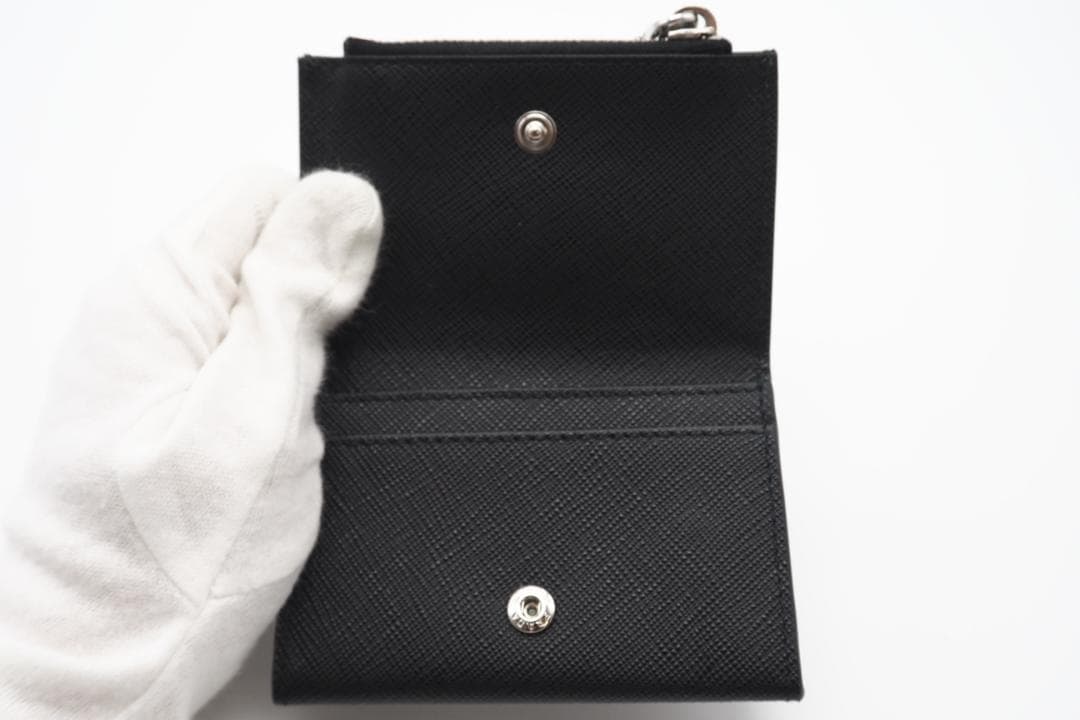 PRADA ケース サフィアーノ レザートライアングルロゴ ブラック A