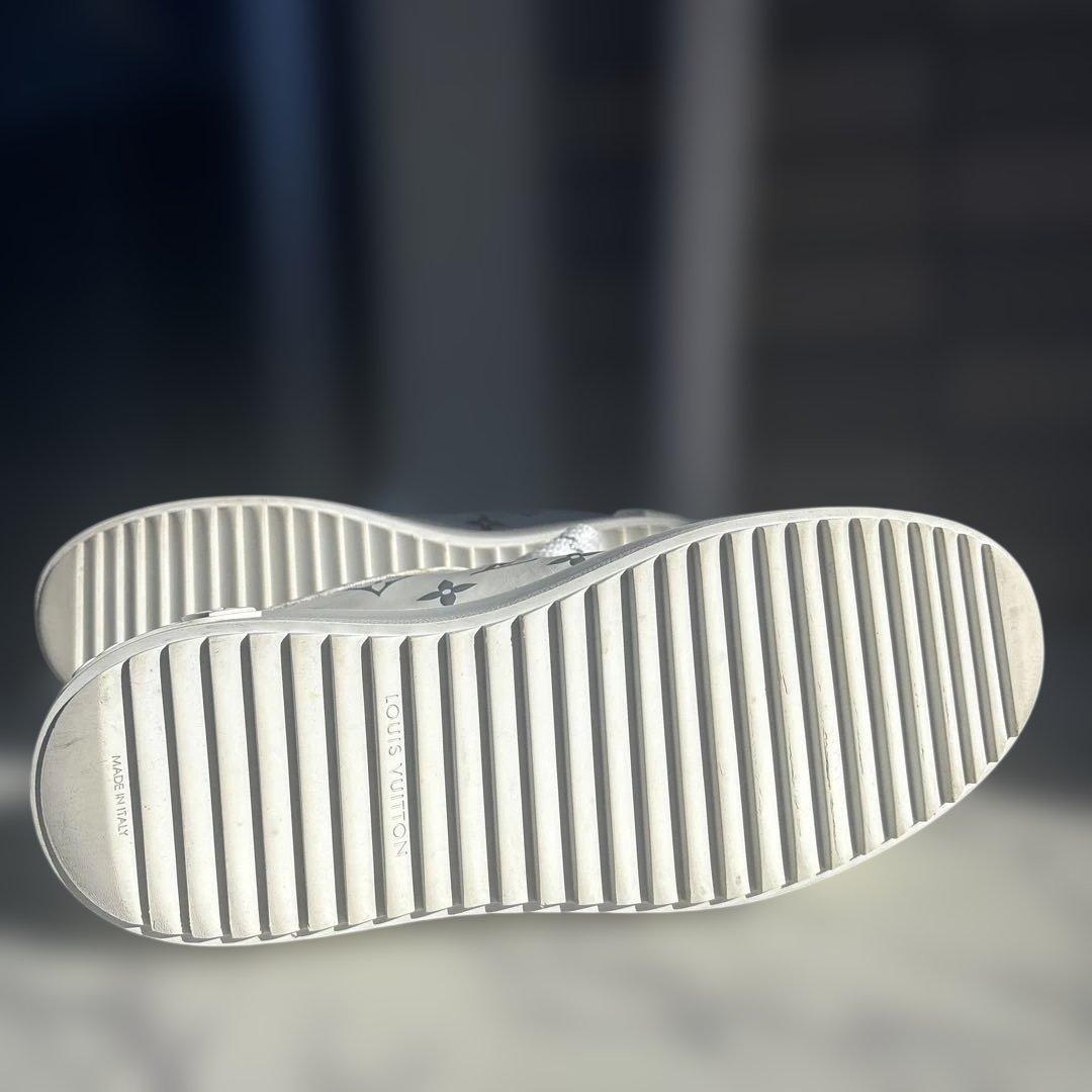 ルイヴィトン　タイムアウトライン　モノグラム　スニーカー　シューズ　フロントロー