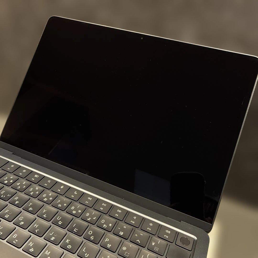 MacBook Air M2 13.6インチ 16GB / 256GB SSD