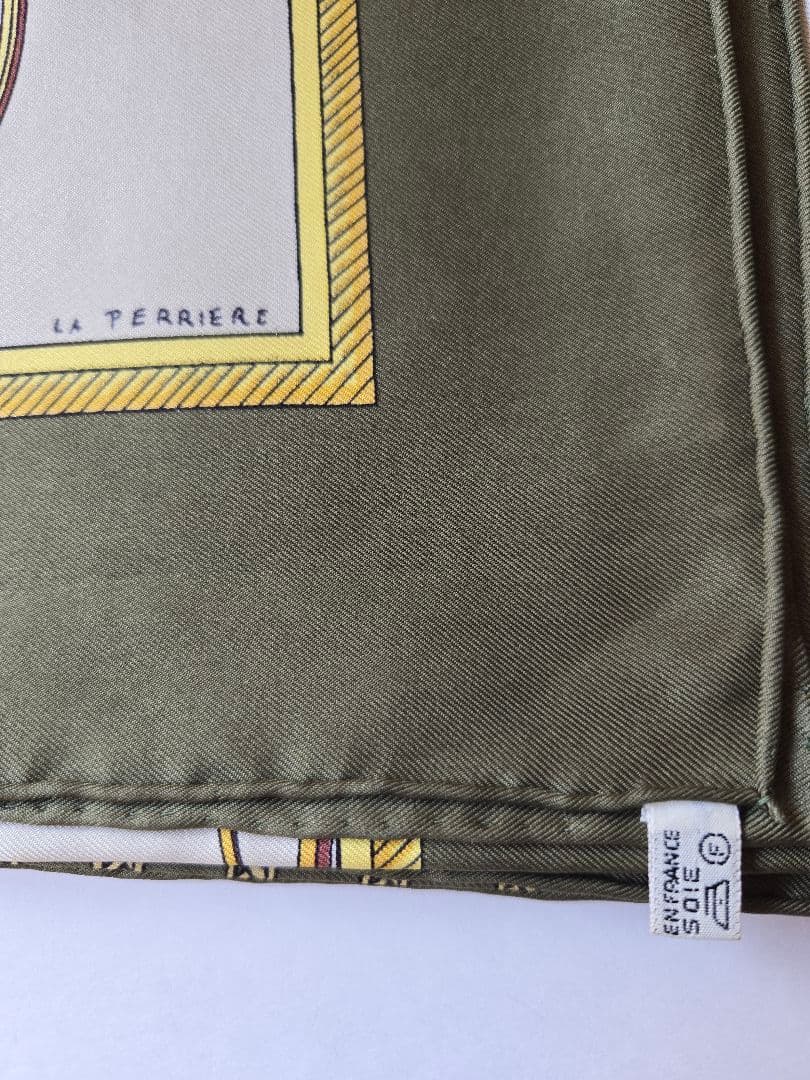 HERMES エルメス　カレ　LA PERRIERE スカーフ