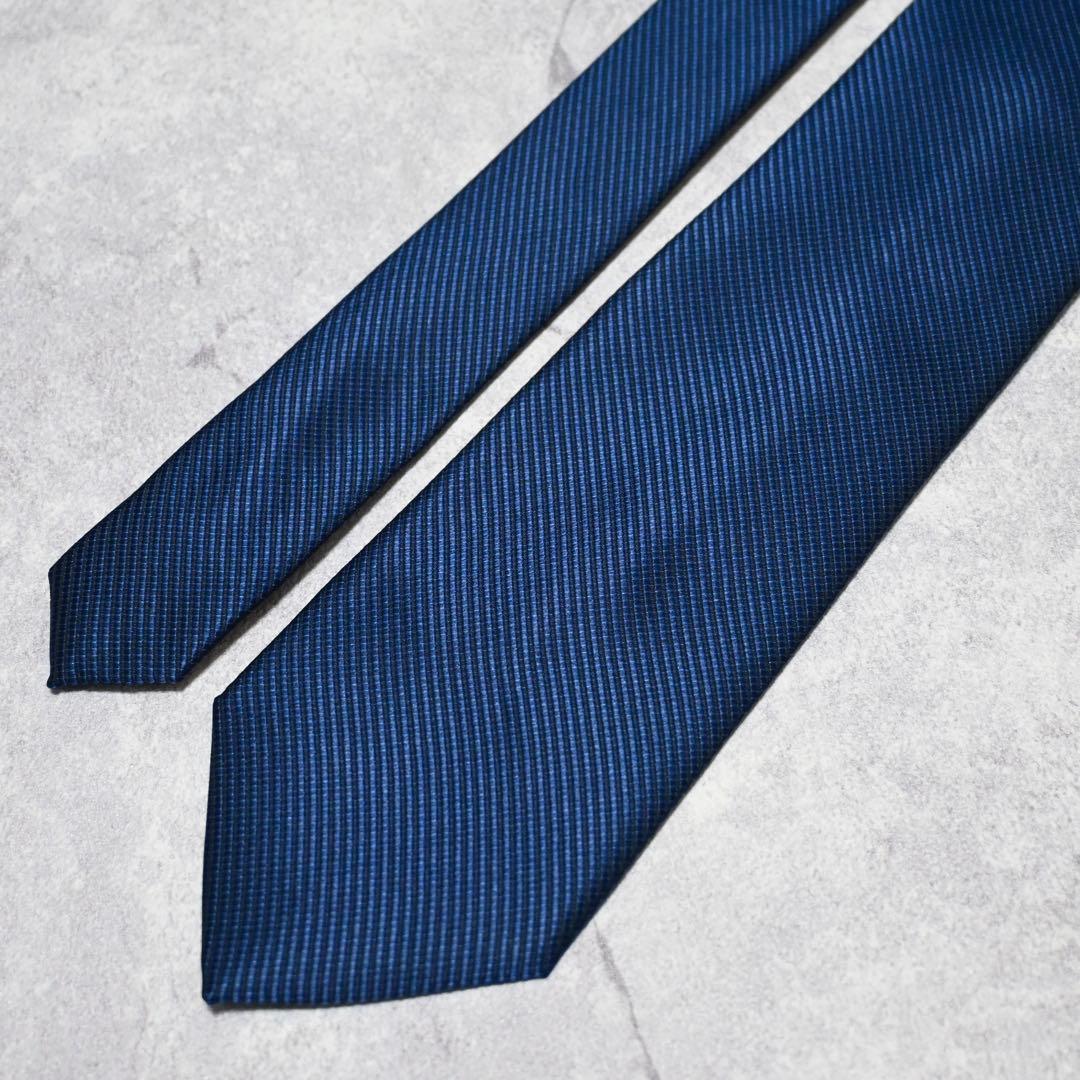 【極美品】エルメネジルドゼニア ネクタイ ネイビー ソリッド 光沢